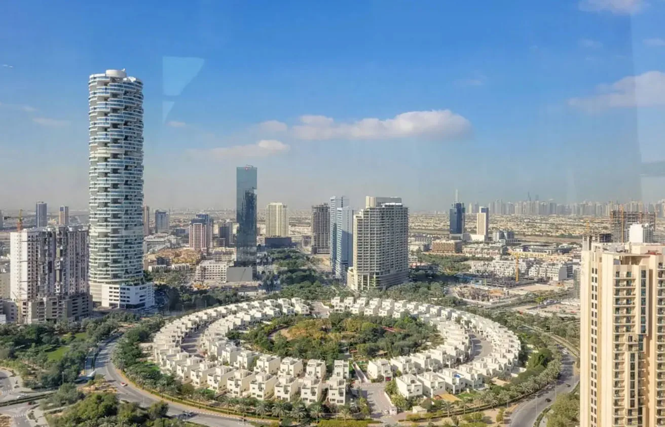 نمای منطقه جمیرا ویلج سرکل در دبی